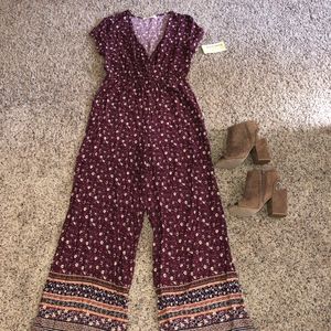 Host Pick 🌟 Rewind Maroon Floral Jumpsuit